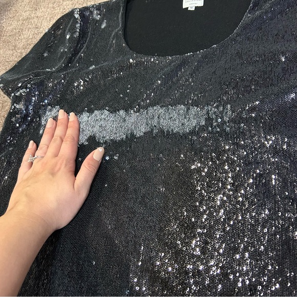 ARMANI Collezioni Sparkly Top 🖤✨ - Picture 3 of 5